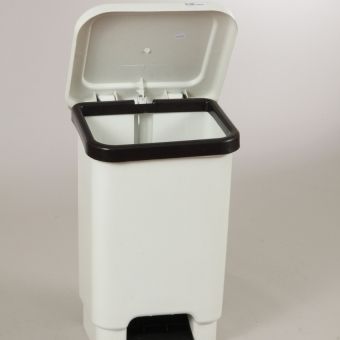 Lixeira com Pedal 25 Litros