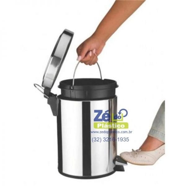 Lixeira Redonda Inox com Pedal 12 Litros